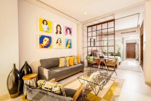 Chic Oceanfront Studio Loft Unique Art and Views