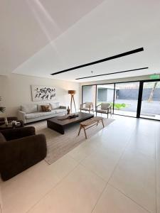 Urban Cumbres, Pool, gym and comfort