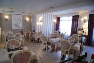 Hotels Hotel des Voyageurs : photos des chambres