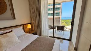 Apartamento Con Balcón y Vista Lateral Al Mar