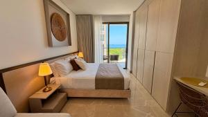 Apartamento Con Balcón y Vista Lateral Al Mar