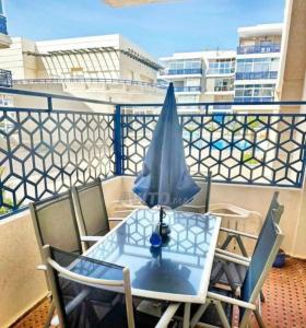 Appartement dans une residence sécurisée vue piscine et vue sur mer