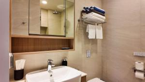 2BR family suite near Boat Lagoon