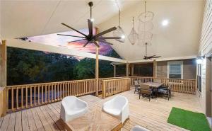 River Road Villa #3 Perfect Riverfront Retreat RR 198