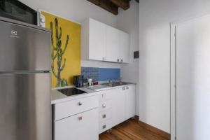 Modern Apt, Full Kitchen & Big Bathroom with Tub