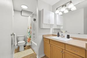 Cozy 1BR, Parking, WiFi and Close toAmenities