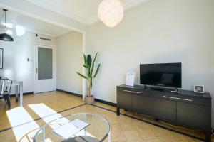 63par1016 Large and bright apartment in Paralel
