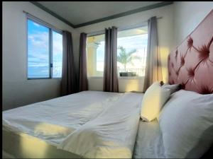 Medellin Beachvilla 5BR | Billiard | Fiber 100Mbps