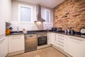E1MAL1079- Fantastic 2BR flat in the center