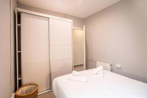 34MAL1078- NewBright 3br Apt near Sagrada Familia