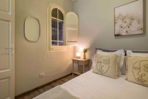 13par1004- Fabulous apt in the heart of Barcelona