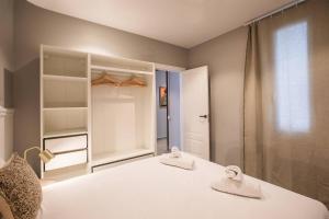 21mal1089-Magnific apartment near Sagrada familia