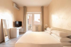 Vatican District · Metro at the Door · Modern Flat
