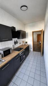 CrewNest Living Dachgeschoss Balkon WLAN saniert