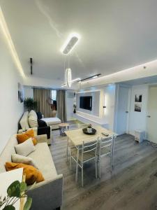 serin west tagaytay