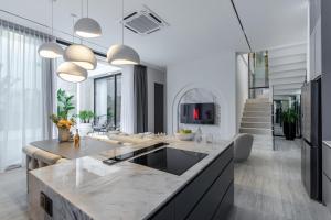 Brand New 3BR - Amare Villa 5 Modern Design, Umalas