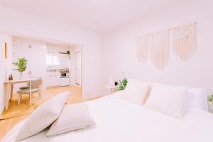 Chic 1BR Near Nakasu Self Check-in