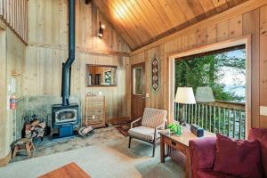 Adventure Awaits at this Oceanfront Cabin with Stunning Views and Beach Access
