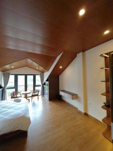 Nhà nguyên căn 5 phòng ngủ tại An Sơn 6 - 20 khách