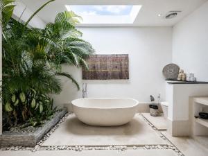 Villa Nala Chic 3BR Pool Escape Seminyak