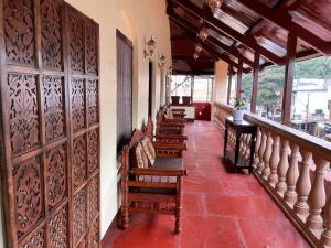 Luxurious Heritage home room for 2 adults in Dharwad