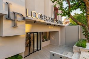Looks Prive Suites