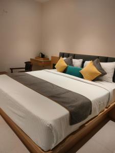 SAI SHREE HOTEL Newly Renovated
