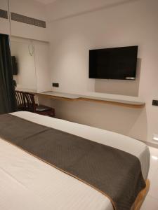 SAI SHREE HOTEL Newly Renovated
