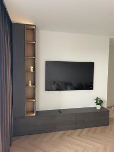 Luxury Apartment with Private Parking Near AKROPOLIS!