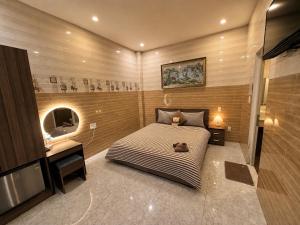 1 House 3