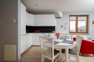 Park Praski Charming Apartment by BookingHost