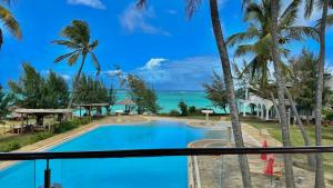 3BR Mtwapa Beachfront Ocean View & Pool
