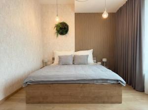 Chic 1BR & 1LR Apartment Panoramic Sky View