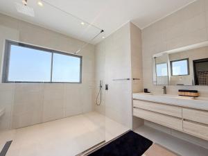 Bayside Beachfront 3BR Penthouse,Private Plunge Pool by LOV