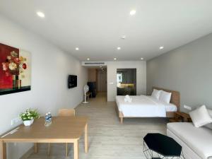 Studio Gold Cost - Sea View - 5s to the sea