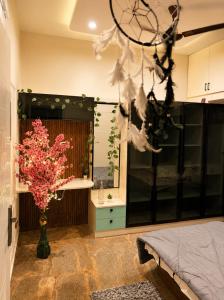 Couple Friendly Luxury 1BHK with Lift and Fast Wifi