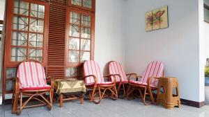 Green Cozy House In Dago