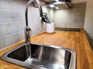 Freestyle Apartments - Central Ski-in Stays with Parking