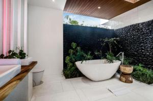 Green Flow Villa By IAM