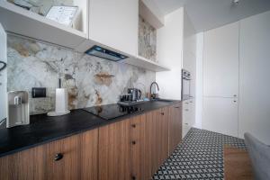 Kierbedzia Beige Elegance, Free Parking