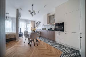 Kierbedzia Beige Elegance, Free Parking