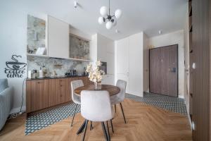 Kierbedzia Beige Elegance, Free Parking