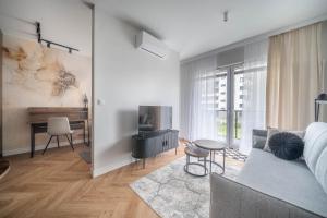 Kierbedzia Beige Elegance, Free Parking