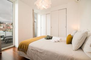 Top floor apartment in city center by Morna Homes