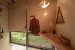 Modiphe Beachside Oasis - 2BR, Pool & Kitchen