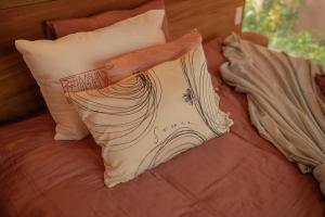 Modiphe Beachside Oasis - 2BR, Pool & Kitchen