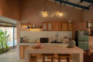 Modiphe Beachside Oasis - 2BR, Pool & Kitchen
