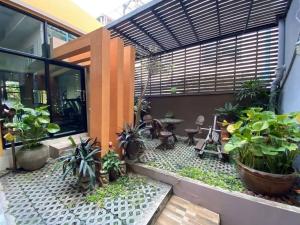 Sansabai House