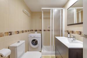 Marbella Beachfront Studio with Twin Beds