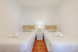 Marbella Beachfront 1BR with Bathtub